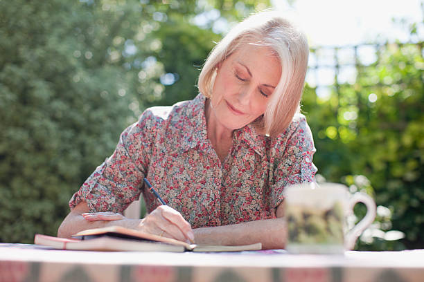 Journaling for Seniors: A Path to Mental Wellness and Emotional Clarity 